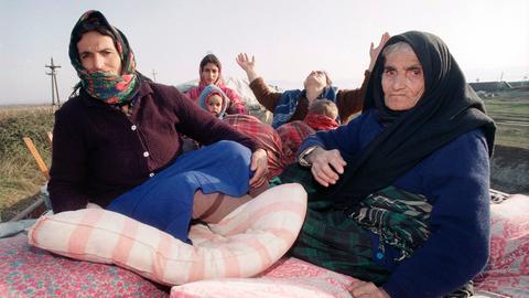 Azerbaijanis displaced by the Karabakh conflict wish to return home