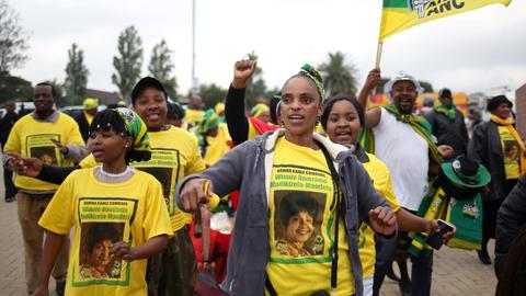 South Africans gather to pay tribute to Madikizela-Mandela