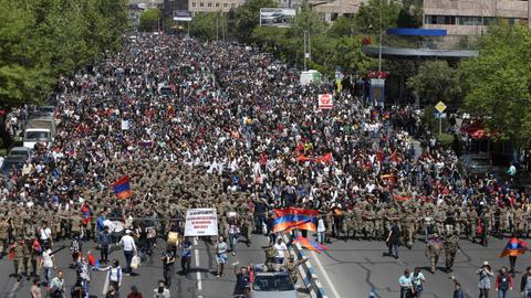 Armenian Prime Minister Sargsyan resigns in face of protests