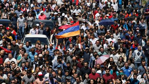Talks on Armenia's political future called off