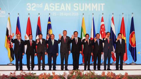 ASEAN growing closer to China and India, Singapore PM says