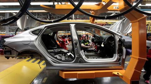 Trump administration considers slapping tariffs on auto imports