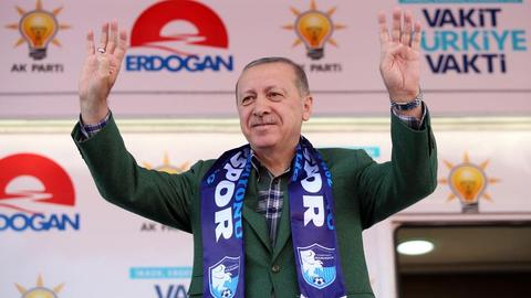 'Convert your money into lira' — Erdogan urges Turks