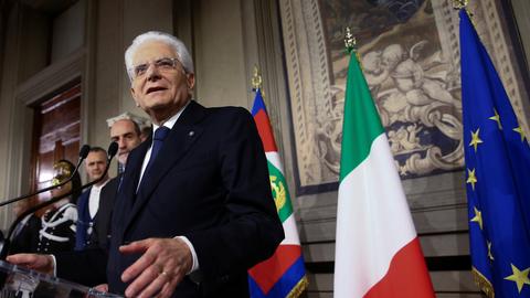 Italy's anti-establishment leaders revive governing coalition