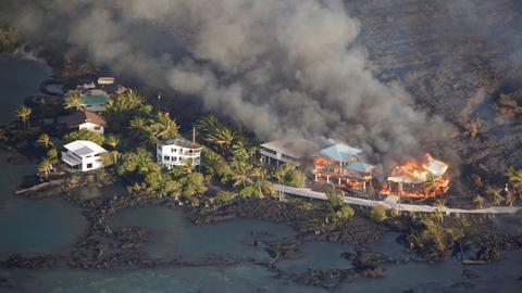 Hawaii volcano lava destroys hundreds of homes overnight
