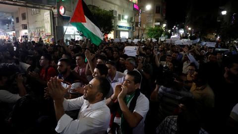 West Bank Palestinians urge Abbas to ease sanctions on Gaza Strip