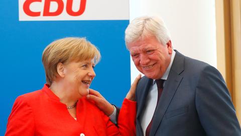 Merkel rejects ultimatum on migrants, has two weeks to reach EU deal