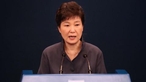 Woman behind South Korea's political crisis faces prosecutors