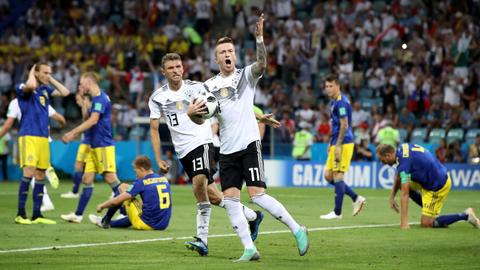 Kroos scores late to give Germany 2-1 win over Sweden