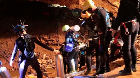 Rescue begins to pull remaining boys, coach from Thai cave