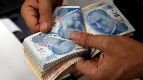 Turkish community in US closely watch fluctuations in lira