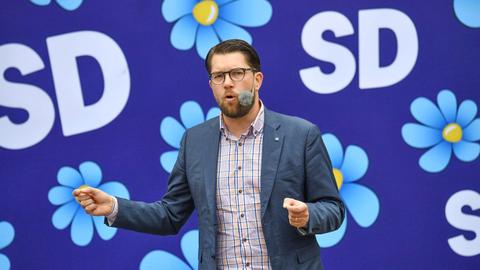 Anti-migrant mood boosts far-right party in Swedish election