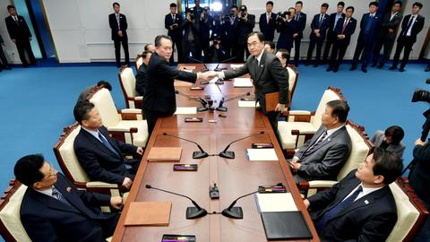 North and South Korea agree to reconnect transport links