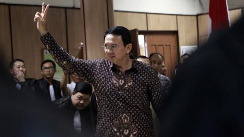 Indonesia court to proceed with Jakarta mayor's blasphemy trial