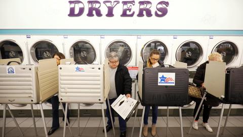 A dozen US states see problems with voting machines - rights groups