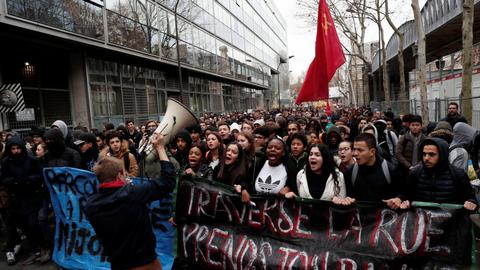 Outcry over mass teen roundup as France braces for more protests