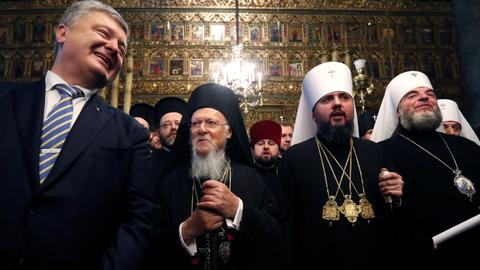 Ukrainian Orthodox Church breaks away from Russian influence