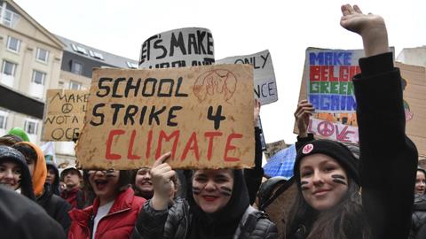 Thousands of young people protest for climate action in Belgium