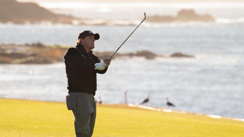 Fifth Pebble Beach victory makes Mickelson's day