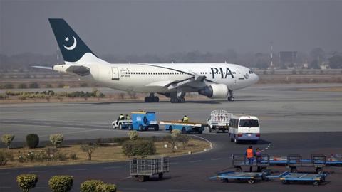 Pakistan reopens airspace after India standoff