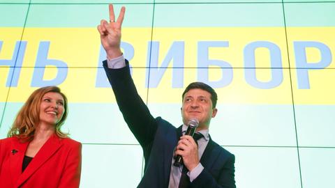 Comedian leads Ukraine presidential vote, runoff in three weeks