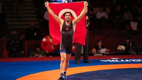 Turkish wrestler wins gold in European championships