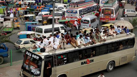 Gunmen kill 14 bus passengers in southwest Pakistan