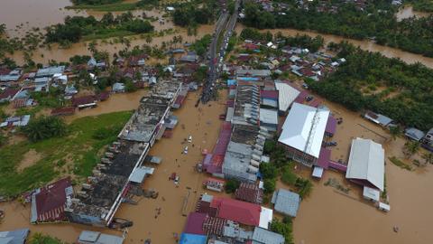At least 17 dead, thousands displaced after severe Indonesia floods
