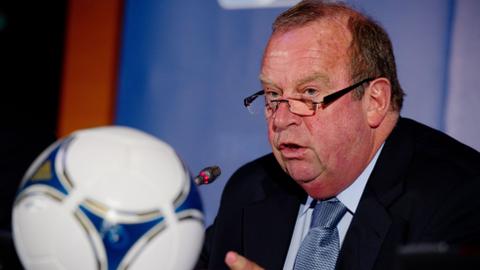 FIFA ready to discuss concussion substitutions