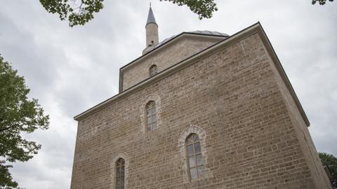 War-ravaged historic 'Pearl of Bosnia' Mosque reopens