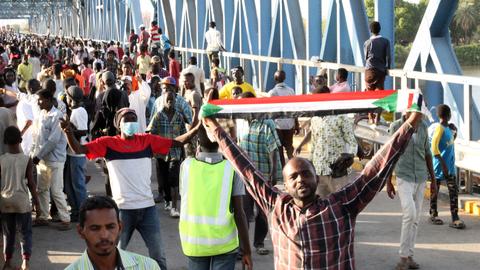 Sudan's military and protesters agree on new ruling body
