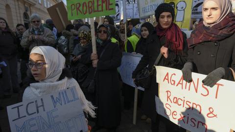 Austrian MPs approve headscarf ban in primary schools