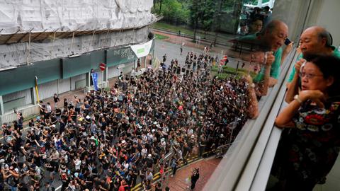 Hong Kong protesters resume protest against extradition bill