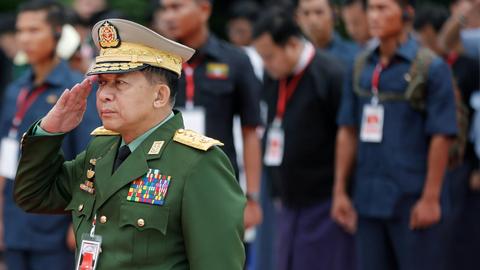 US bans Myanmar army chief over Rohingya 'ethnic cleansing'