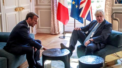 UK's Johnson presses for fresh Brexit talks in Paris