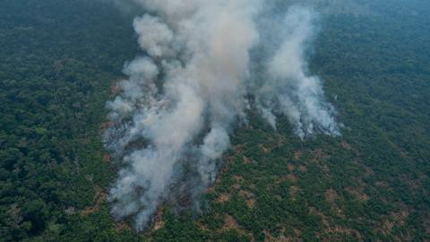 As EU threatens trade retaliation, Brazil sends army to fight Amazon fires