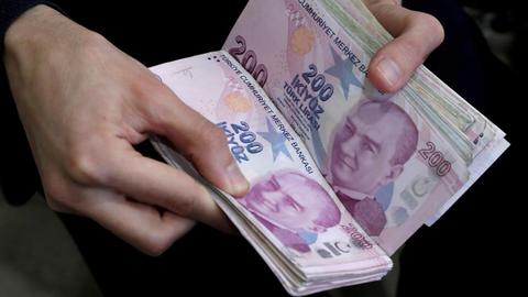 Turkish Central Bank lowers interest rates 325 bps