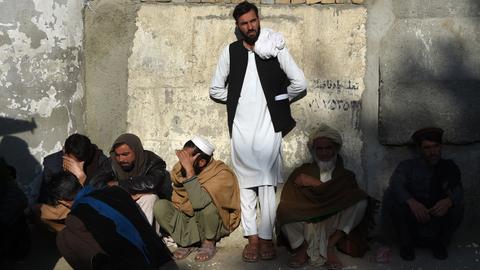 Sick Afghans await Pakistan visas as consular office shuts