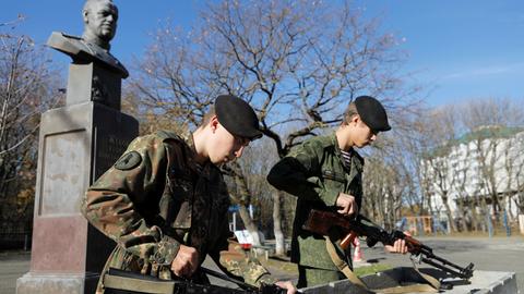 Russia to mark Kalashnikov's 100th birthday with exhibit and selfies