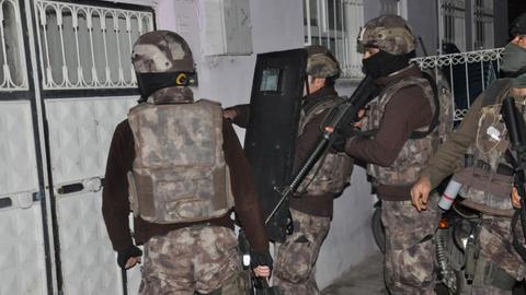 Turkey starts returning Daesh militants, deports US national