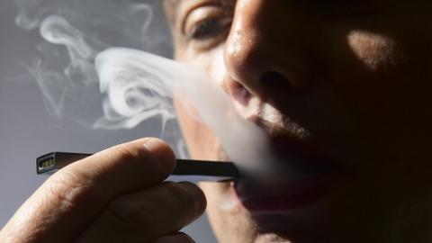US vaping-related deaths rise to 42, cases of illness to 2,172