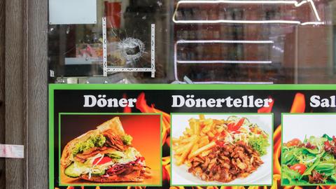 After Nazi attack, owner gifts kebab shop to employees