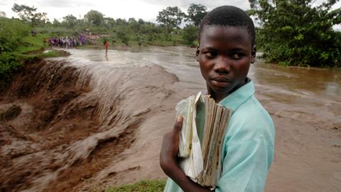 Floods kill 12 people in western Uganda
