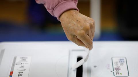 South Koreans vote for new president to succeed ousted Park
