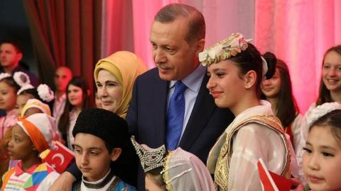 Turkish Presidency screens clip for Syrian refugee children