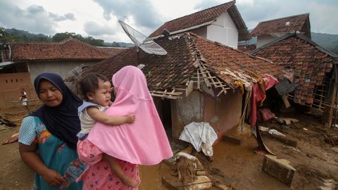Indonesia floods leave nearly 30 dead, several missing