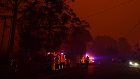 Fires threaten power supplies to major Australia cities