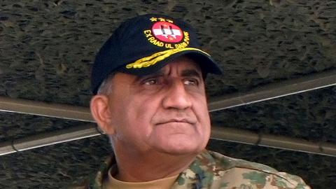 Pakistan parliament approves extending term of army chief