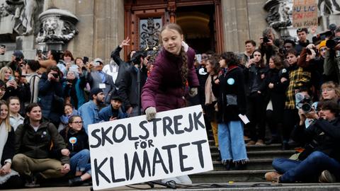 Greta warns world leaders at climate protest before Davos