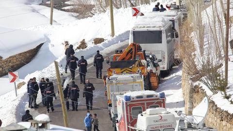 Death toll from twin avalanches in Turkey jumps to 41